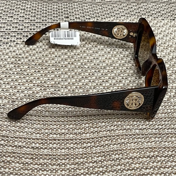 Burberry Daisy BE 4344 3316T5 Polarized Sunglasses NWT - Picture 7 of 12